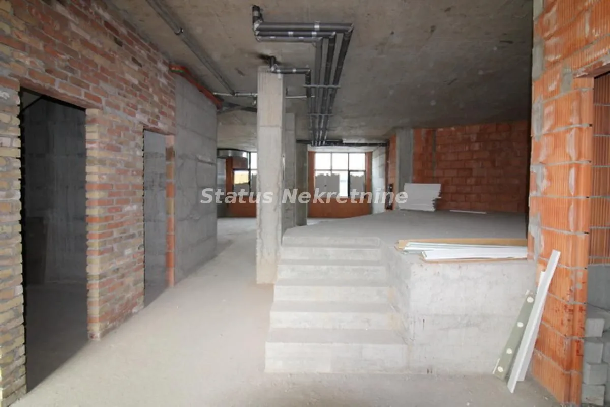 Sale, office space, 320m², Salajka, Novi Sad Sve Podlokacije