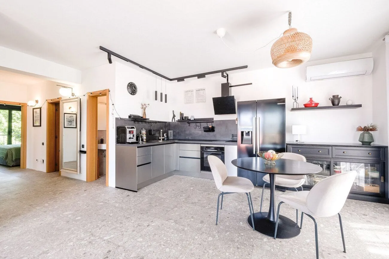 Prodaja, trosoban stan, 77m², Tivat, Crna Gora