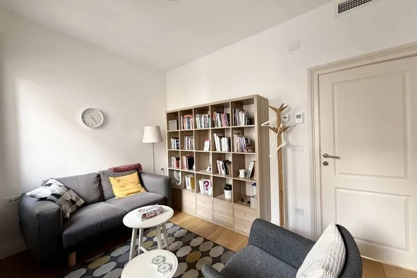 Izdavanje, četvorosoban stan, 81m², Dorćol Sve Podlokacije, Beograd
