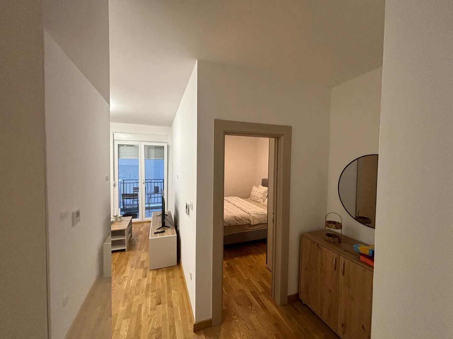 Rent, one bedroom apartment, 40m², Bijeli Do, Budva