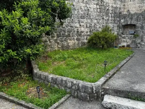 Prodaja, kuća, 64m², Kotor, Crna Gora - image 2