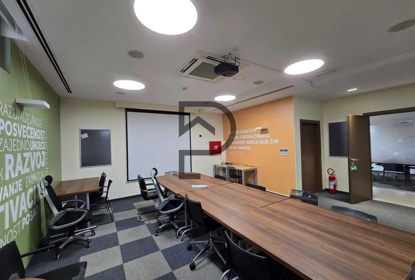 Sale, office space, 376m², Dalmatinska ulica, Podgorica