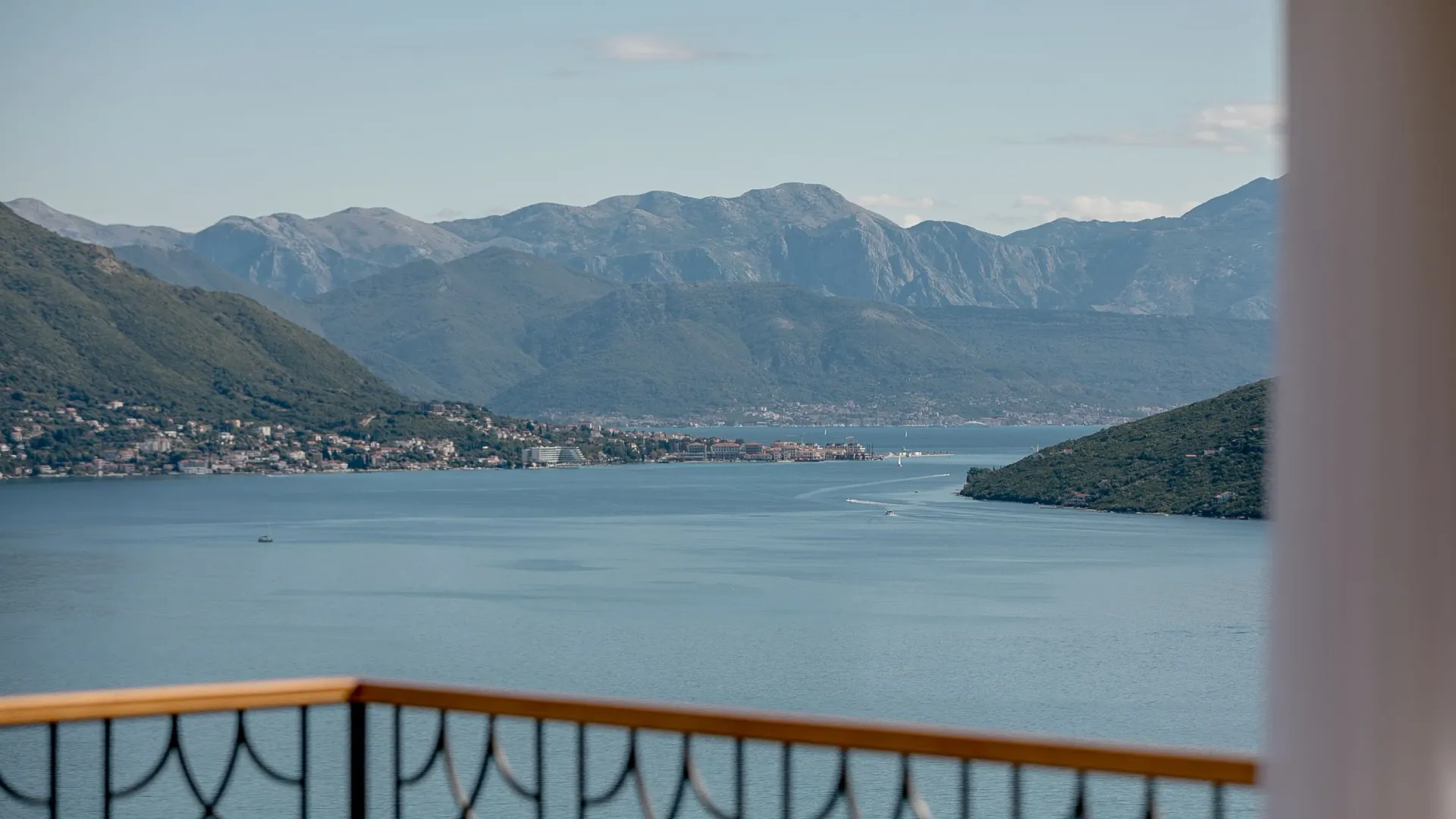 Prodaja, kuća, 282m², Njivice, Herceg Novi