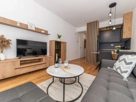 Izdavanje, jednosoban stan, 43m², Šušanj, Bar - image 2