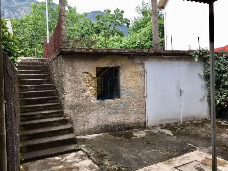 Prodaja, kuća, 80m², Škaljari, Kotor