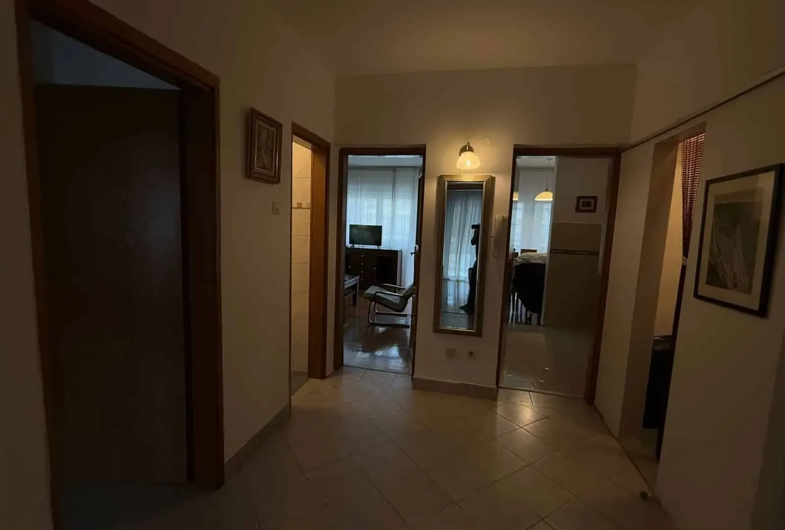 Izdavanje, dvosoban stan, 76m², Stari Aerodrom, Podgorica