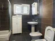 Izdavanje, dvosoban stan, 70m², Centar, Tivat - image 7