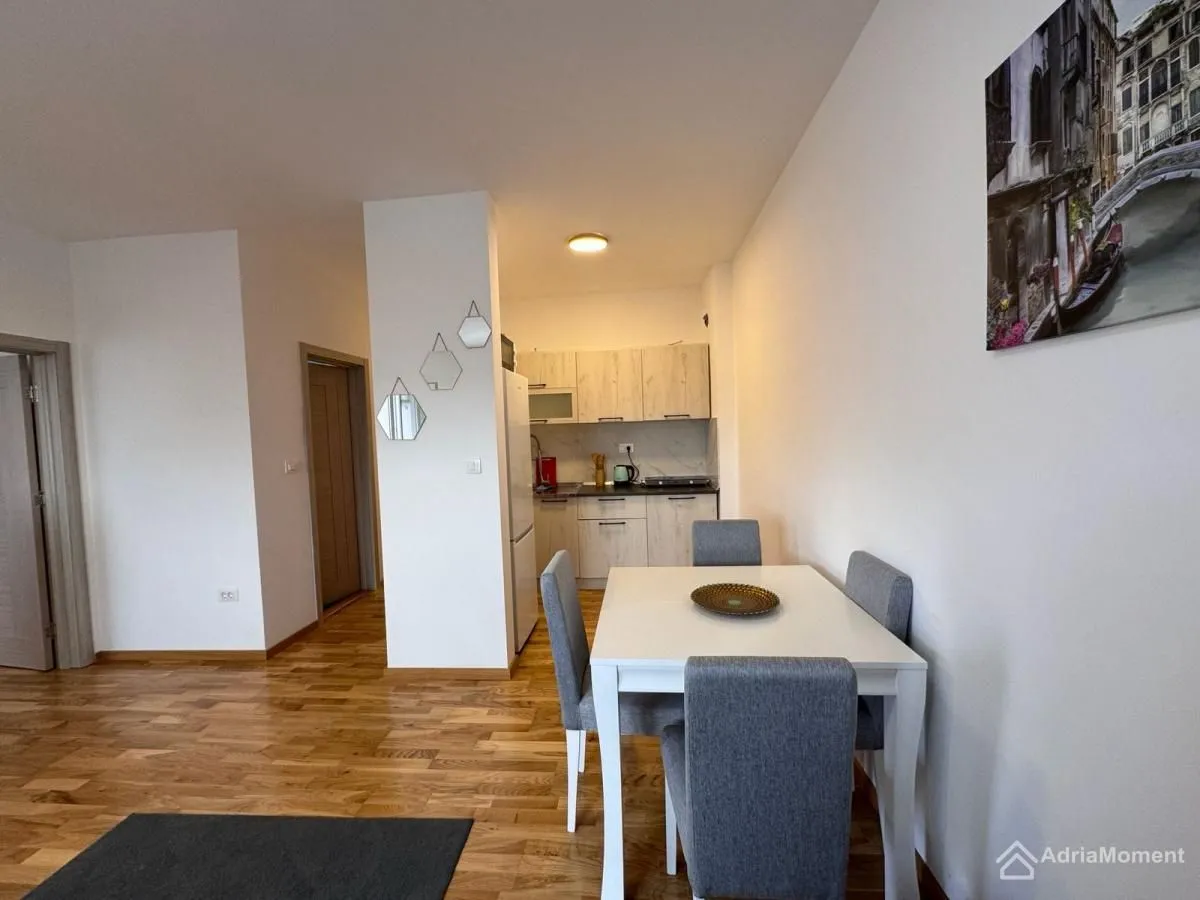 Prodaja, dvosoban stan, 60m², Bečići, Budva