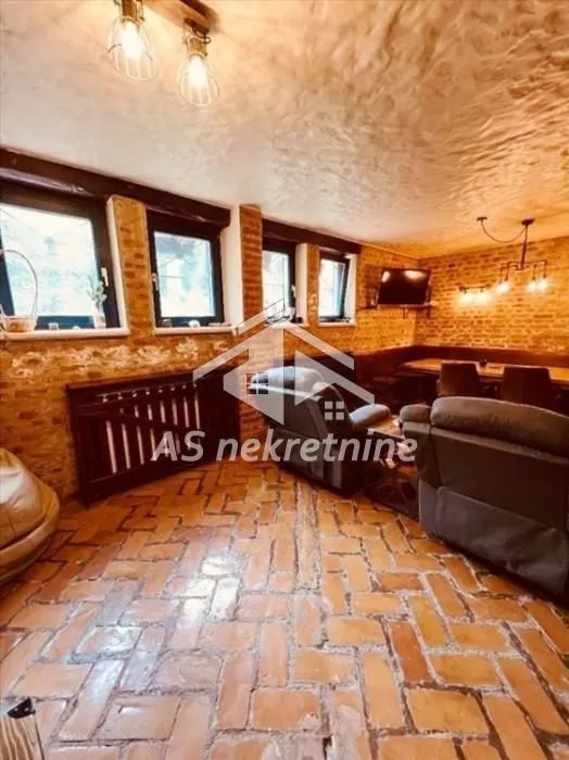 Izdavanje, kuća, 367m², Jajinci, Voždovac Sve Podlokacije