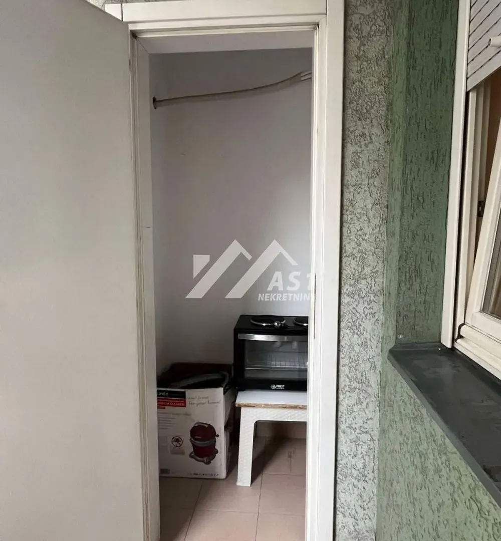 Izdavanje, stan, 24m², Bulevar Oslobodjenja, Novi Sad Sve Podlokacije