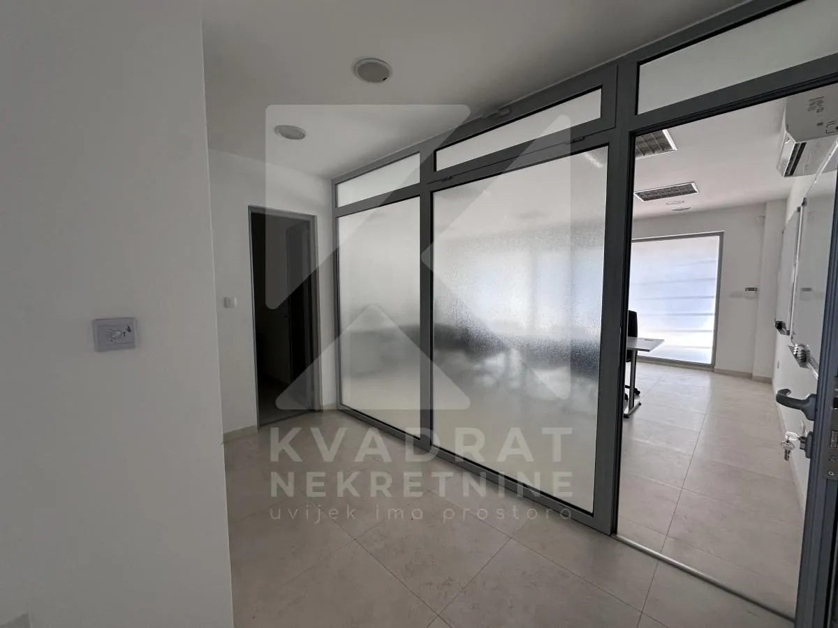 Sale, office space, 120m², Tološka šuma, Podgorica