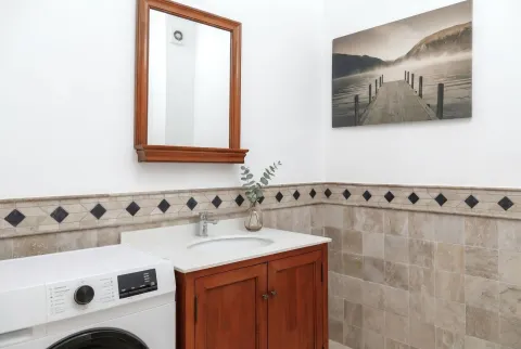 Prodaja, četvorosoban stan, 110m², Risan, Kotor - image 19