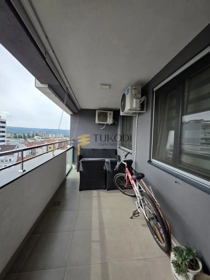 Prodaja, četvorosoban stan, 110m², Bulevar Oslobodjenja, Novi Sad Sve Podlokacije