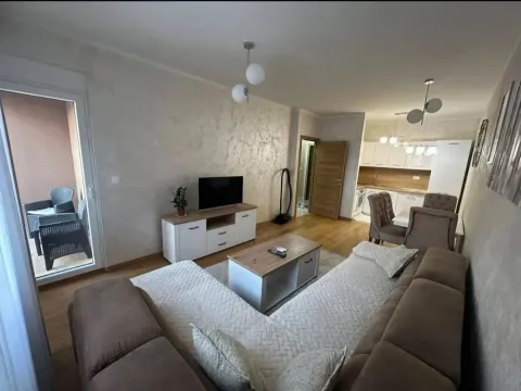 Izdavanje, jednosoban stan, 48m², City Kvart, Podgorica - image 4