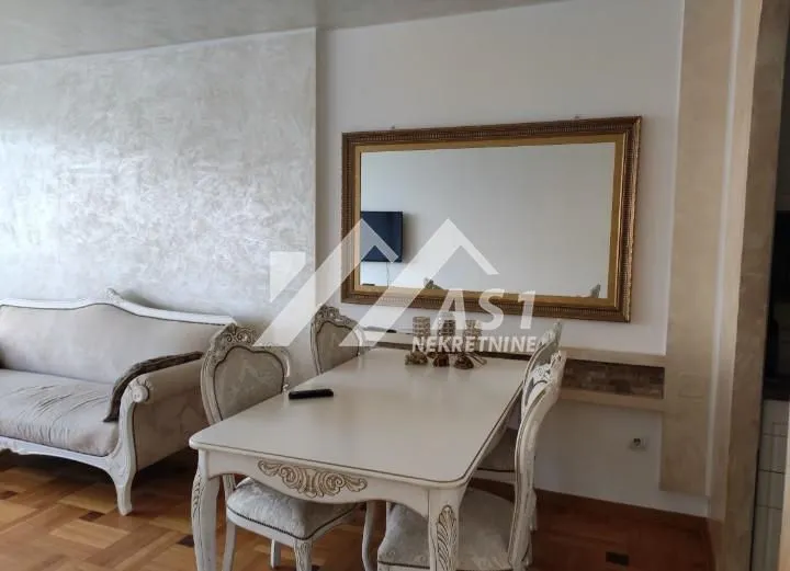 Izdavanje, četvorosoban stan, 91m², Liman 4, Novi Sad Sve Podlokacije