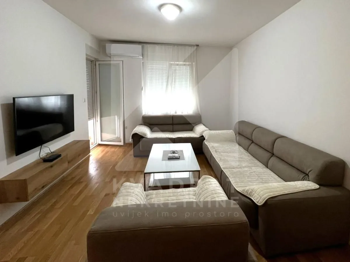 Izdavanje, jednosoban stan, 49m², Stari Aerodrom, Podgorica