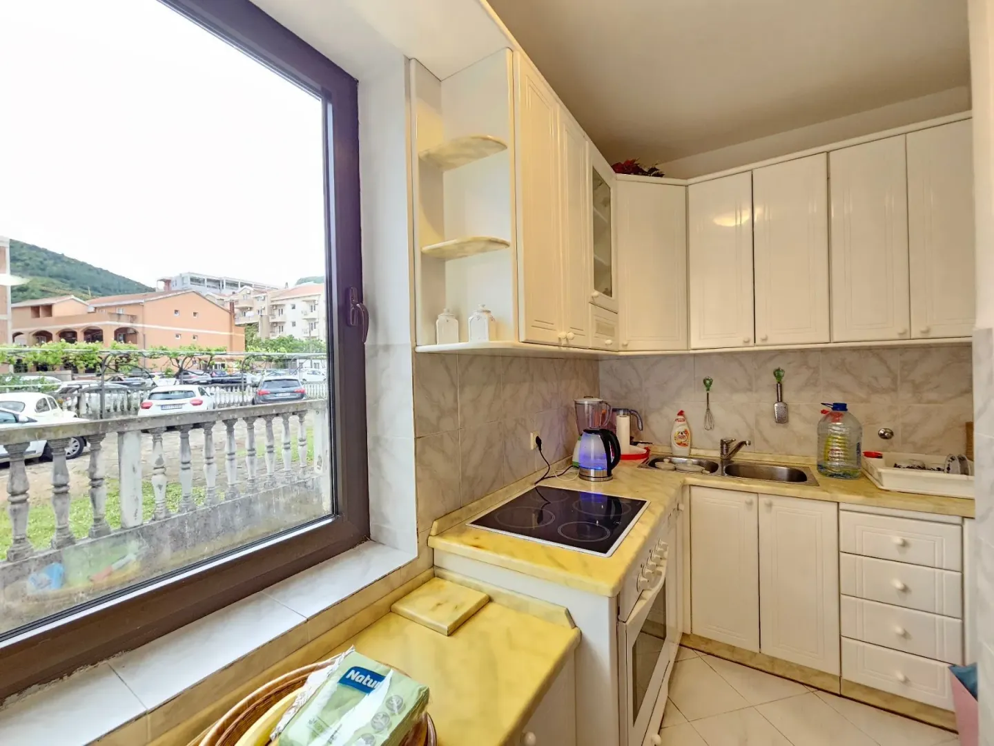 Izdavanje, dvosoban stan, 57m², Budva, Crna Gora