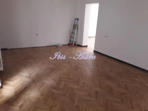 Izdavanje, trosoban stan, 70m², Stari Grad, Beograd - image 6