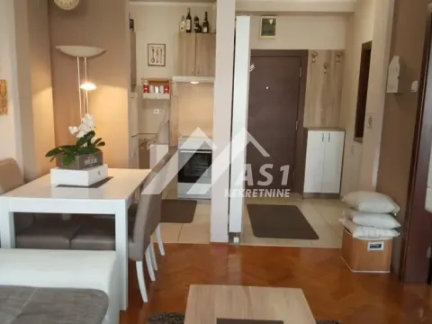 Izdavanje, dvosoban stan, 40m², Adamovićevo Naselje, Novi Sad Sve Podlokacije - image 4