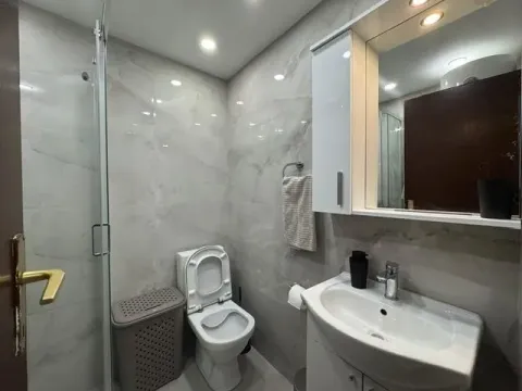 Izdavanje, dvosoban stan, 85m², Centar, Budva - image 5