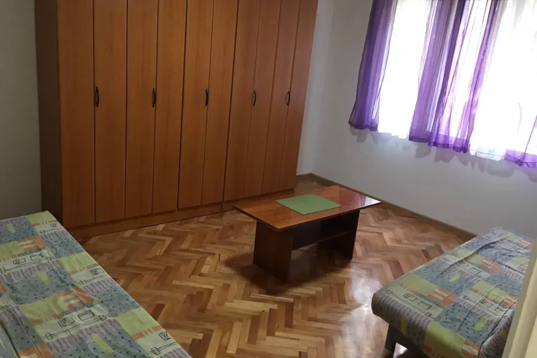 Izdavanje, dvosoban stan, 44m², Karaburma, Palilula Sve Podlokacije