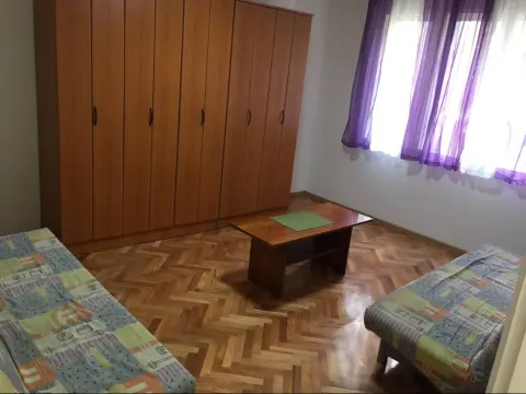 Rent, two bedroom apartment, 44m², Karaburma, Palilula Sve Podlokacije - image 1