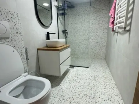 Izdavanje, kuća, 300m², Gorica C, Podgorica - image 10