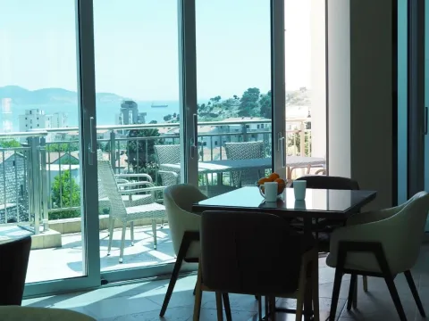 Rent, hospitality venue, 400m², Sutomore, Bar - image 3