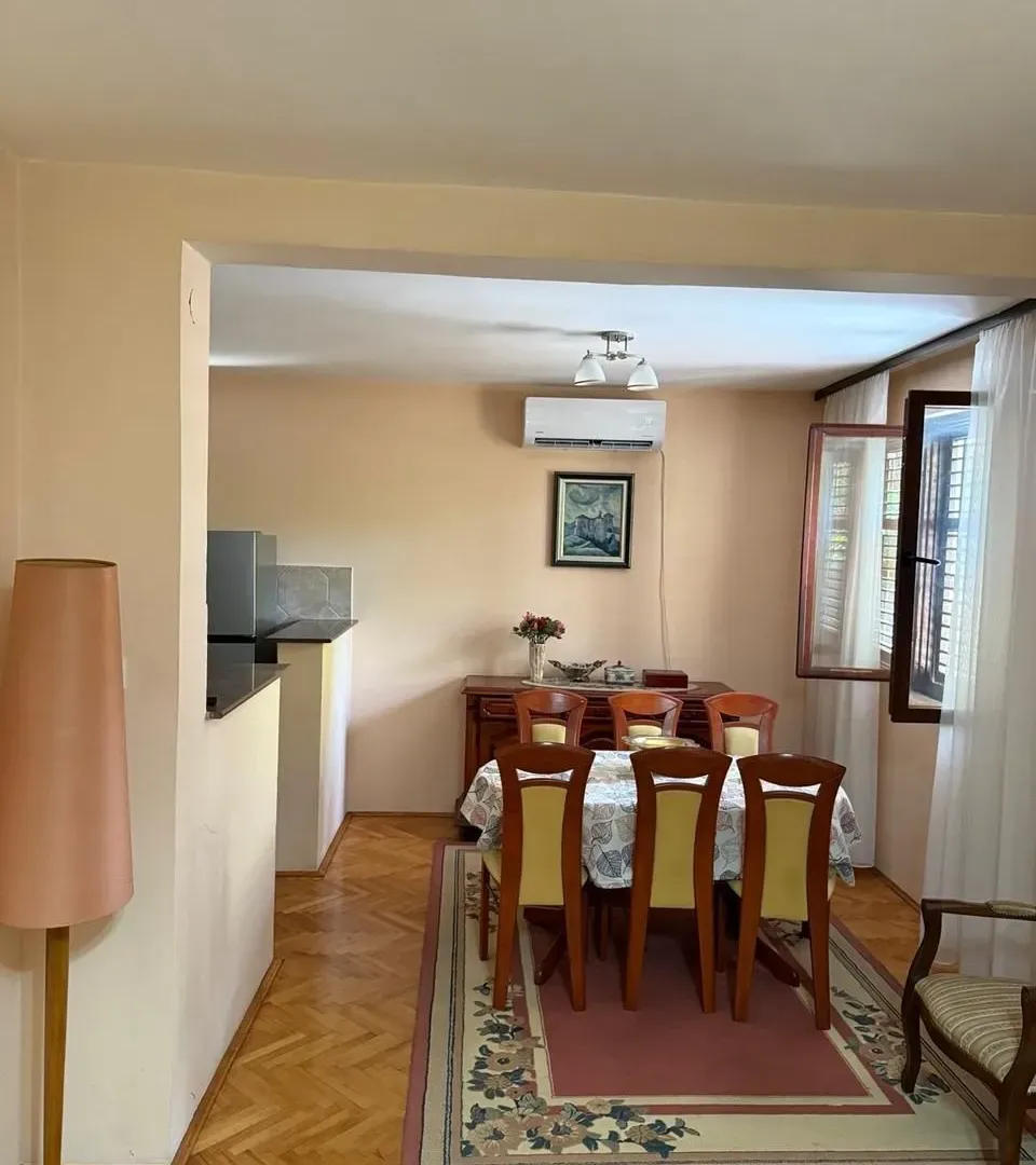 Izdavanje, kuća, 120m², Zagorič, Podgorica