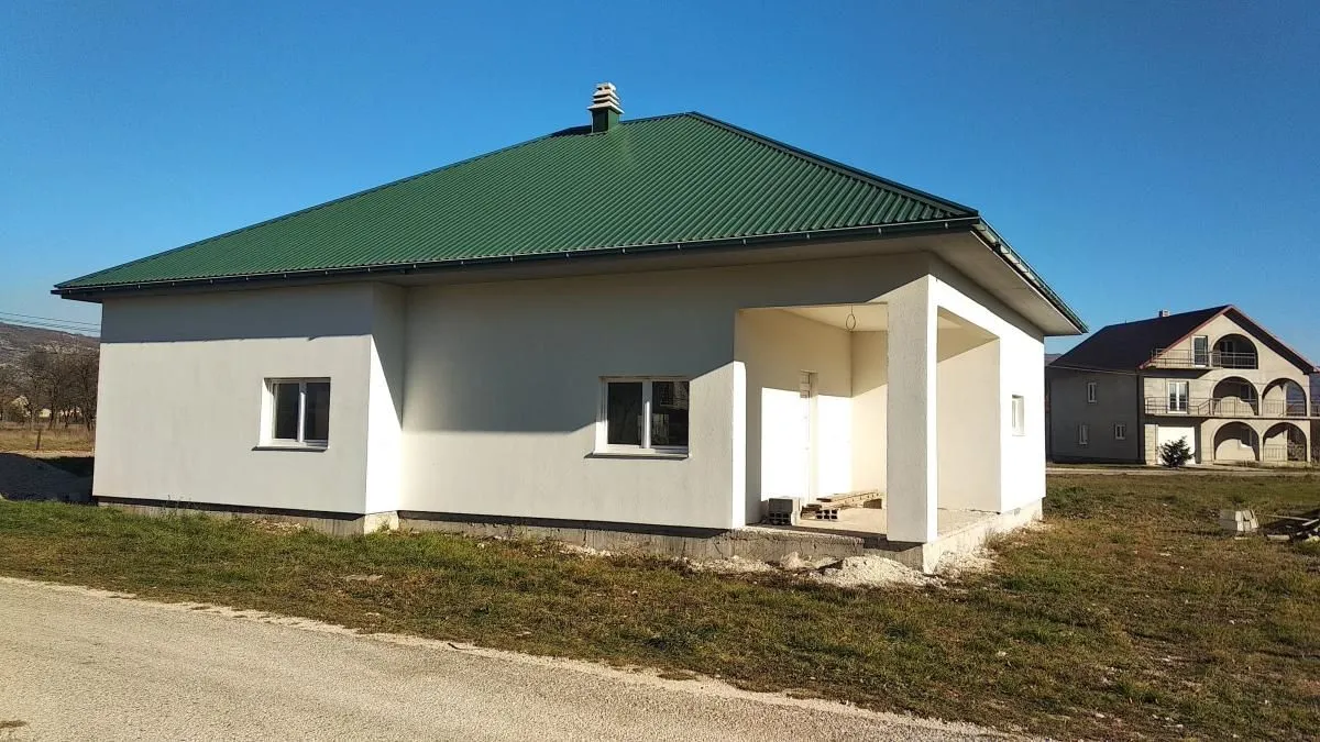 Prodaja, kuća, 300m², Kličevo, Nikšić
