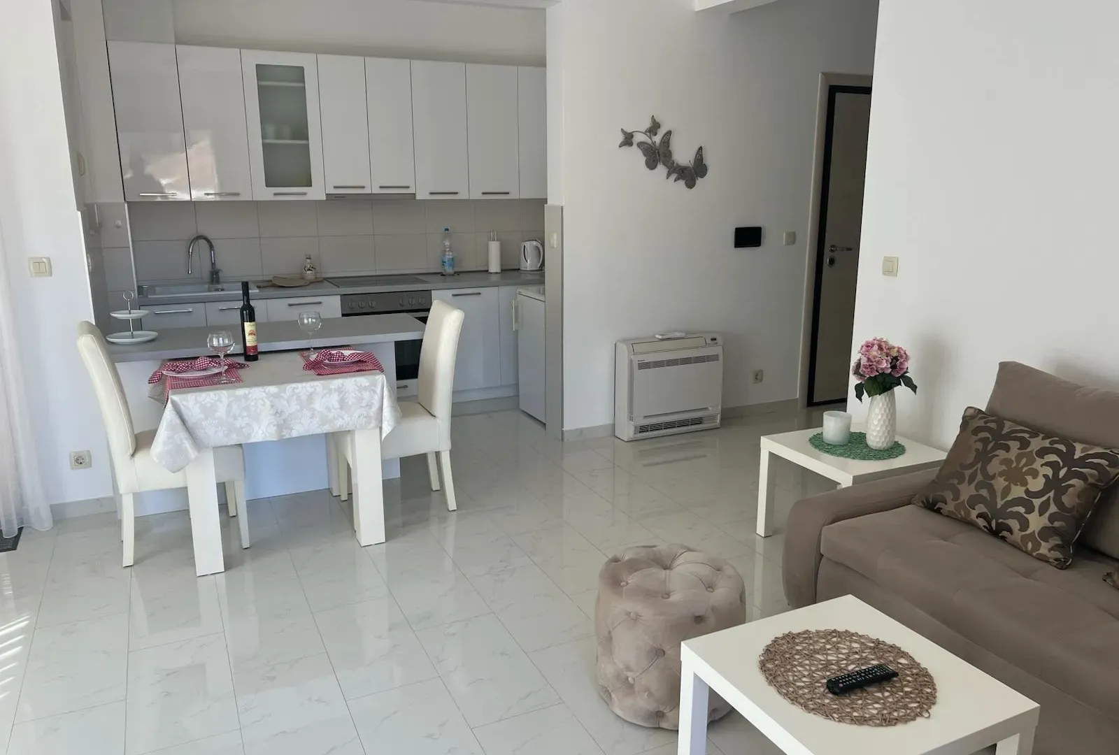 Rent, one bedroom apartment, 52m², Centar, Budva