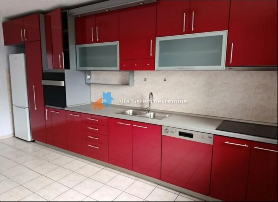 Izdavanje, četvorosoban stan, 125m², Savski Venac, Beograd