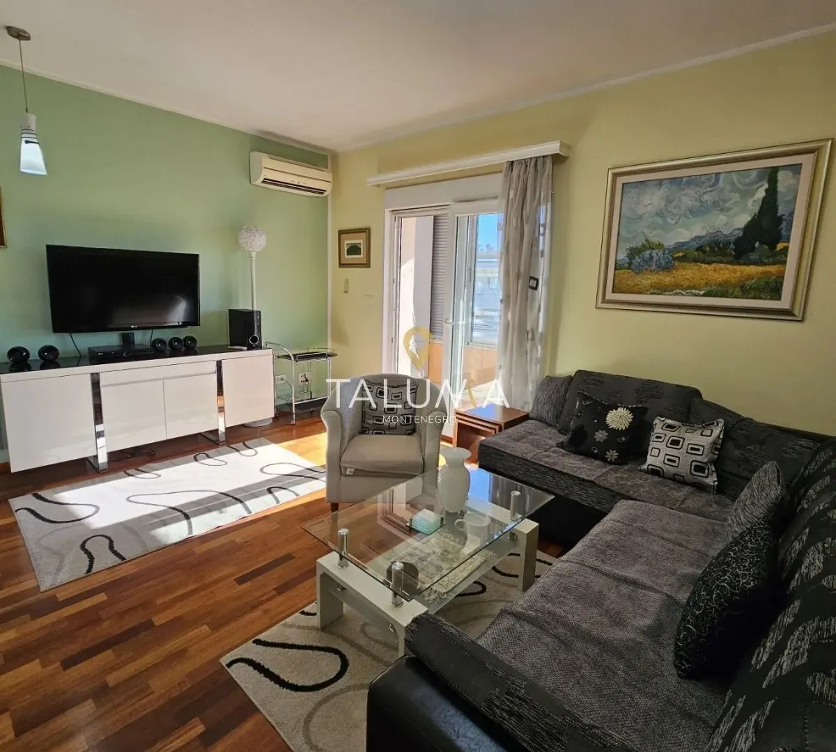 Rent, two bedroom apartment, 75m², City Kvart, Podgorica