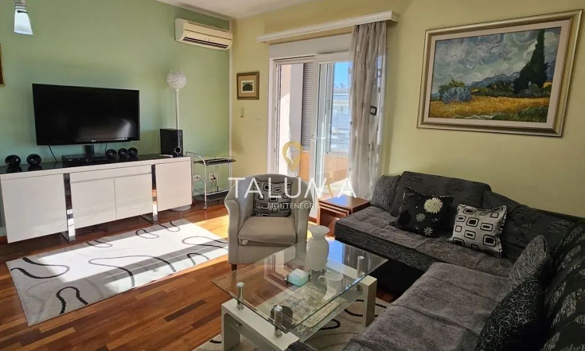 Rent, two bedroom apartment, 75m², City Kvart, Podgorica