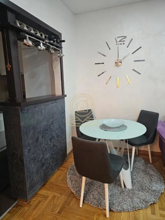 Rent, four bedroom apartment, 97m², Vračar Sve Podlokacije, Beograd