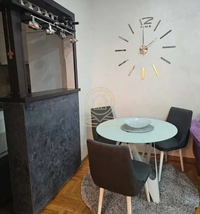 Rent, four bedroom apartment, 97m², Vračar Sve Podlokacije, Beograd