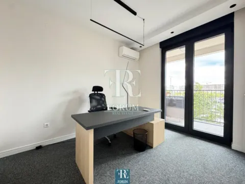 Rent, office space, 58m², Kruševac, Podgorica - image 9
