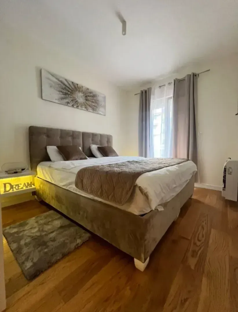 Prodaja, jednosoban stan, 49m², Central Point, Podgorica