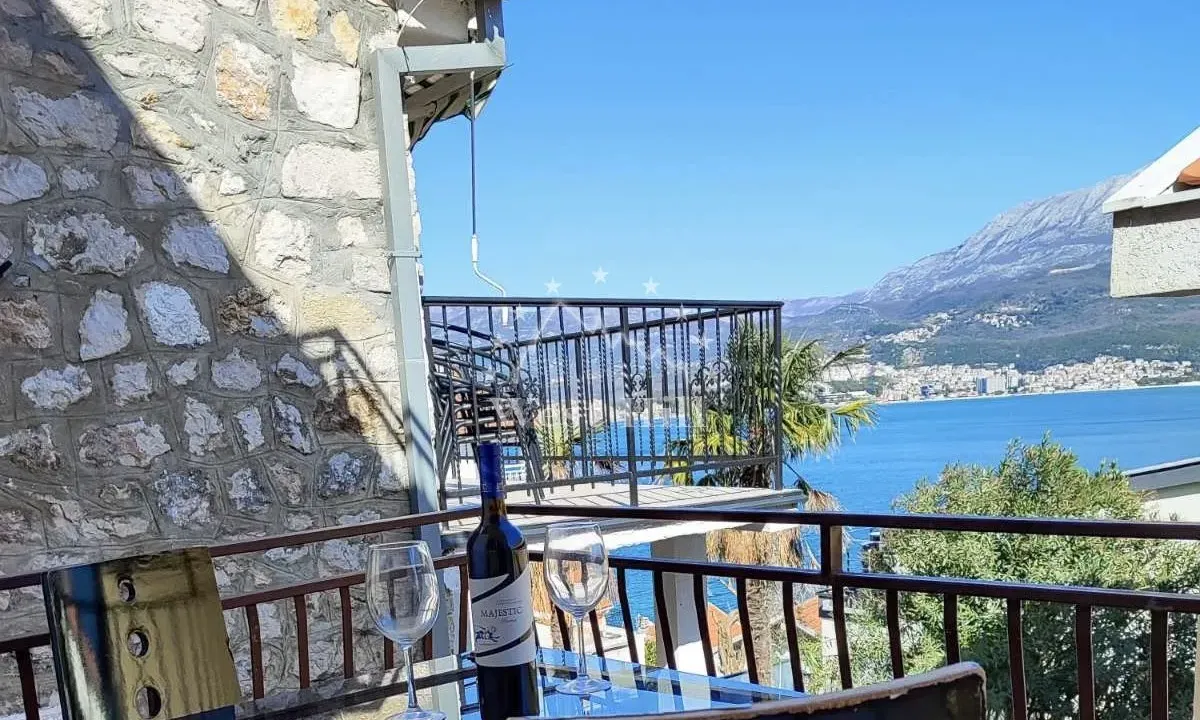 Sale, one bedroom apartment, 58m², Njivice, Herceg Novi
