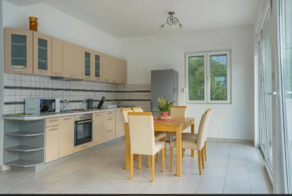 Prodaja, kuća, 358m², Kostanjica, Kotor