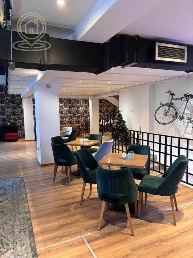 Rent, office space, 390m², Medijana, Niš