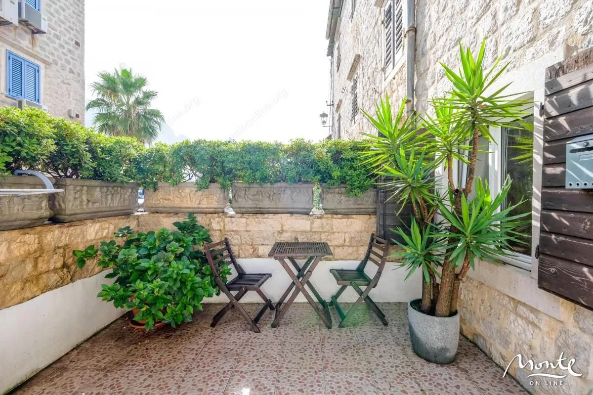 Sale, three bedroom apartment, 80m², Prčanj, Kotor