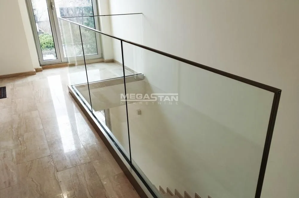 Rent, four bedroom apartment, 156m², Savski Venac, Beograd
