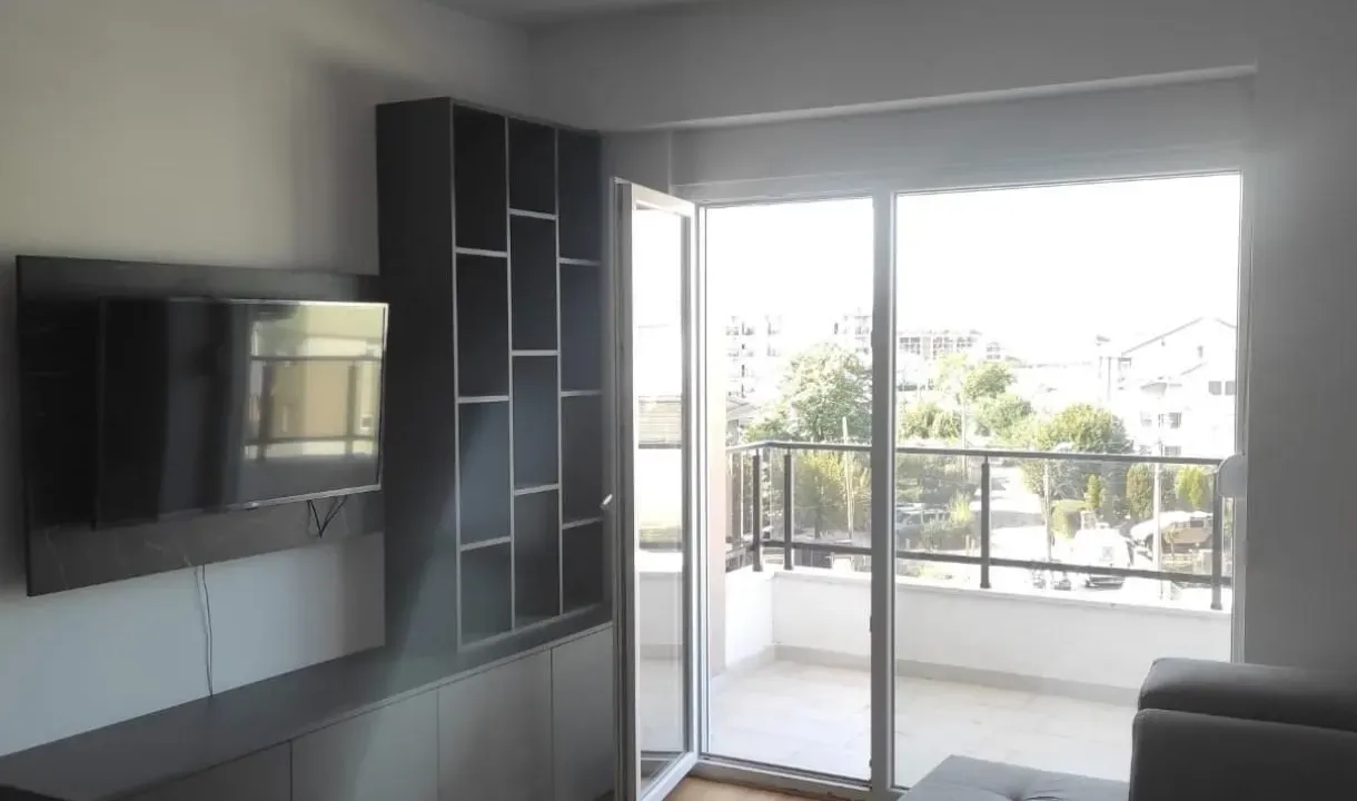 Izdavanje, dvosoban stan, 65m², Zabjelo, Podgorica