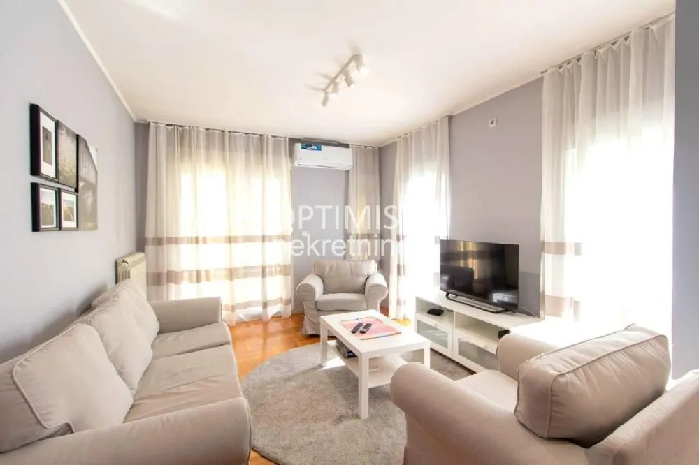 Rent, two bedroom apartment, 46m², Vračar Hram, Vračar Sve Podlokacije