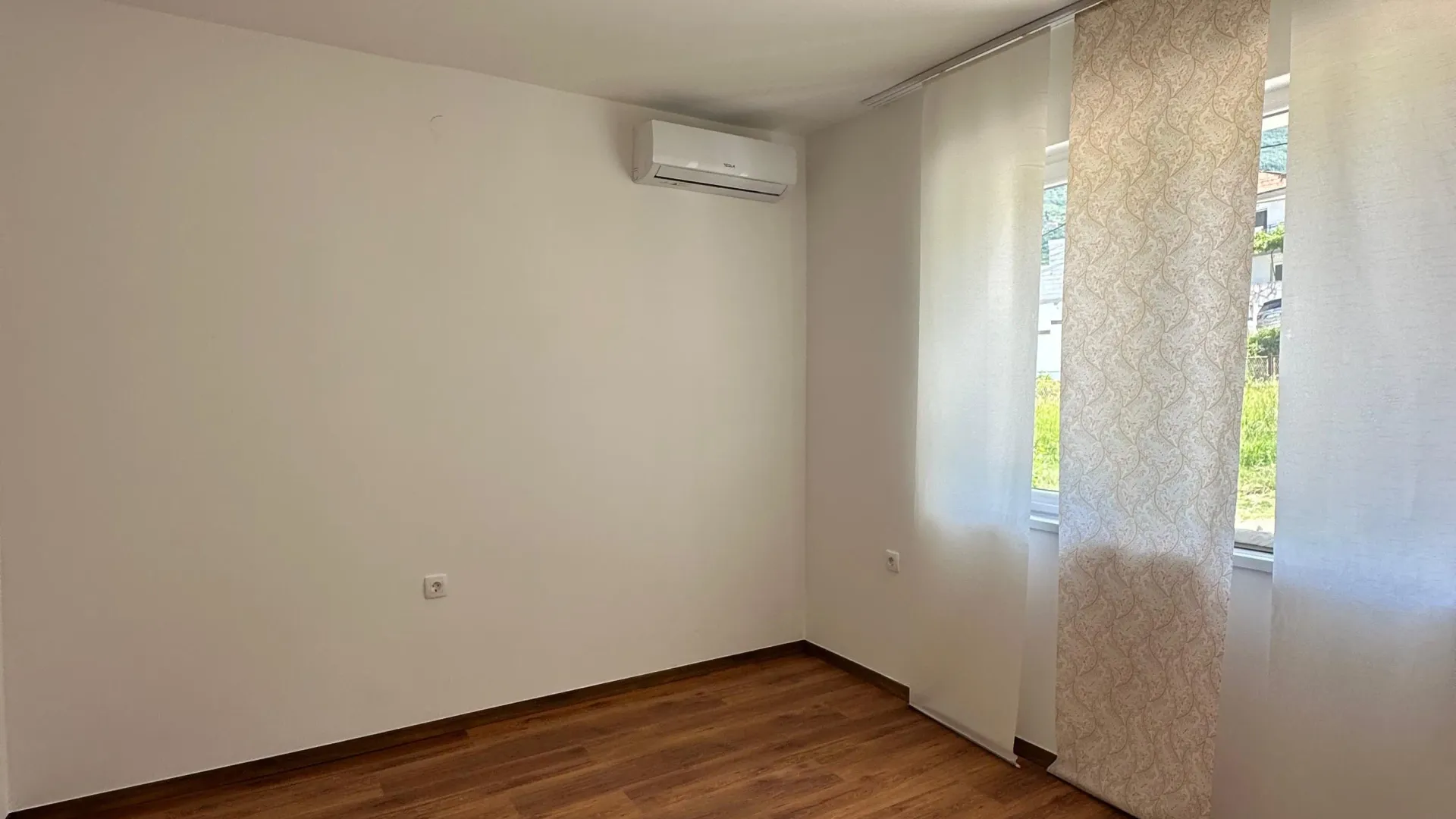 Rent, three bedroom apartment, 89m², Seljanovo, Tivat
