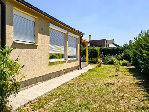 Rent, house, 194m², Tološi, Podgorica - image 14