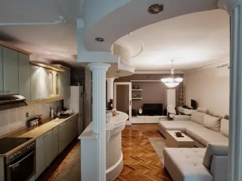 Sale, three bedroom apartment, 79m², Bulevar, Niš