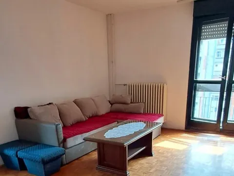 Izdavanje, četvorosoban stan, 84m2, Rakovica, Beograd Izdavanje, četvorosoban stan, 84m2, Rakovica, Beograd