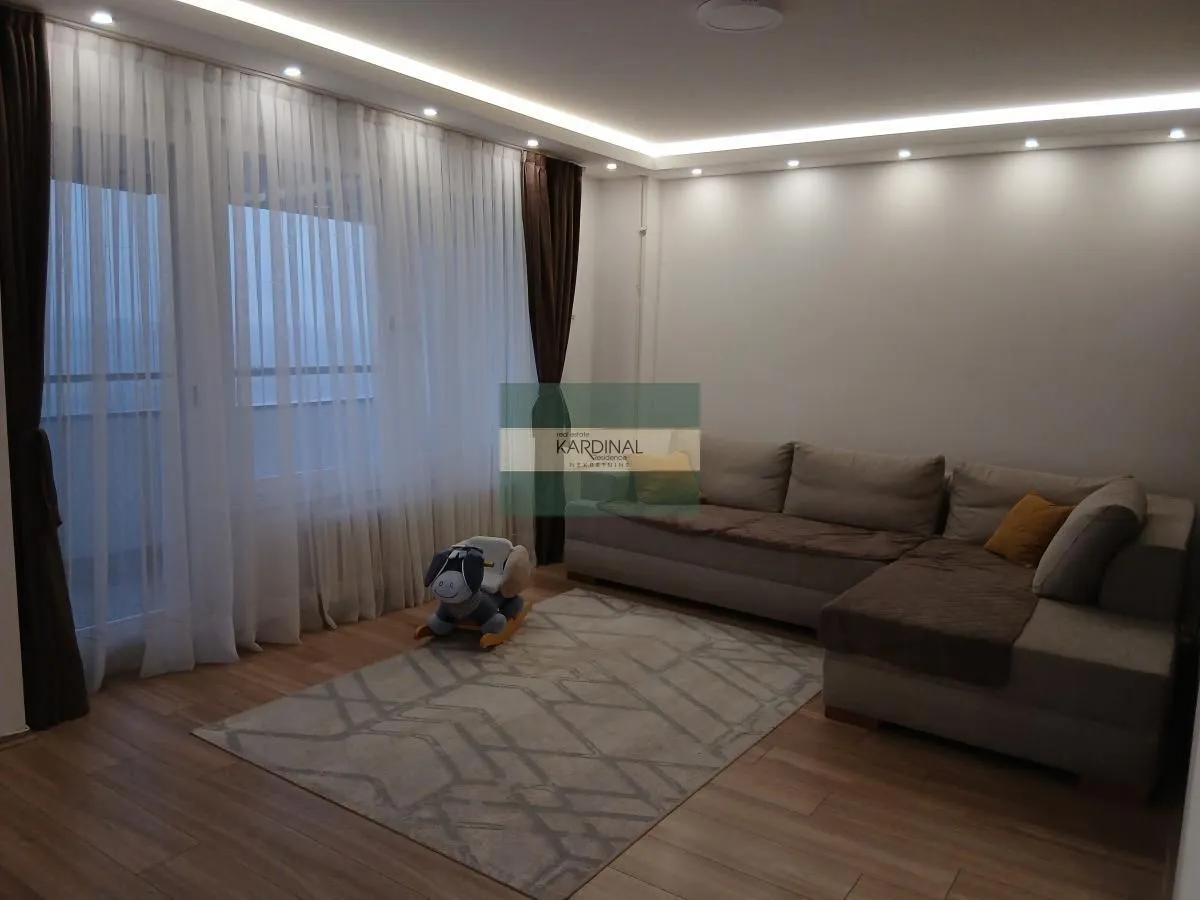 Prodaja, dvosoban stan, 68m², Aerodrom, Kragujevac